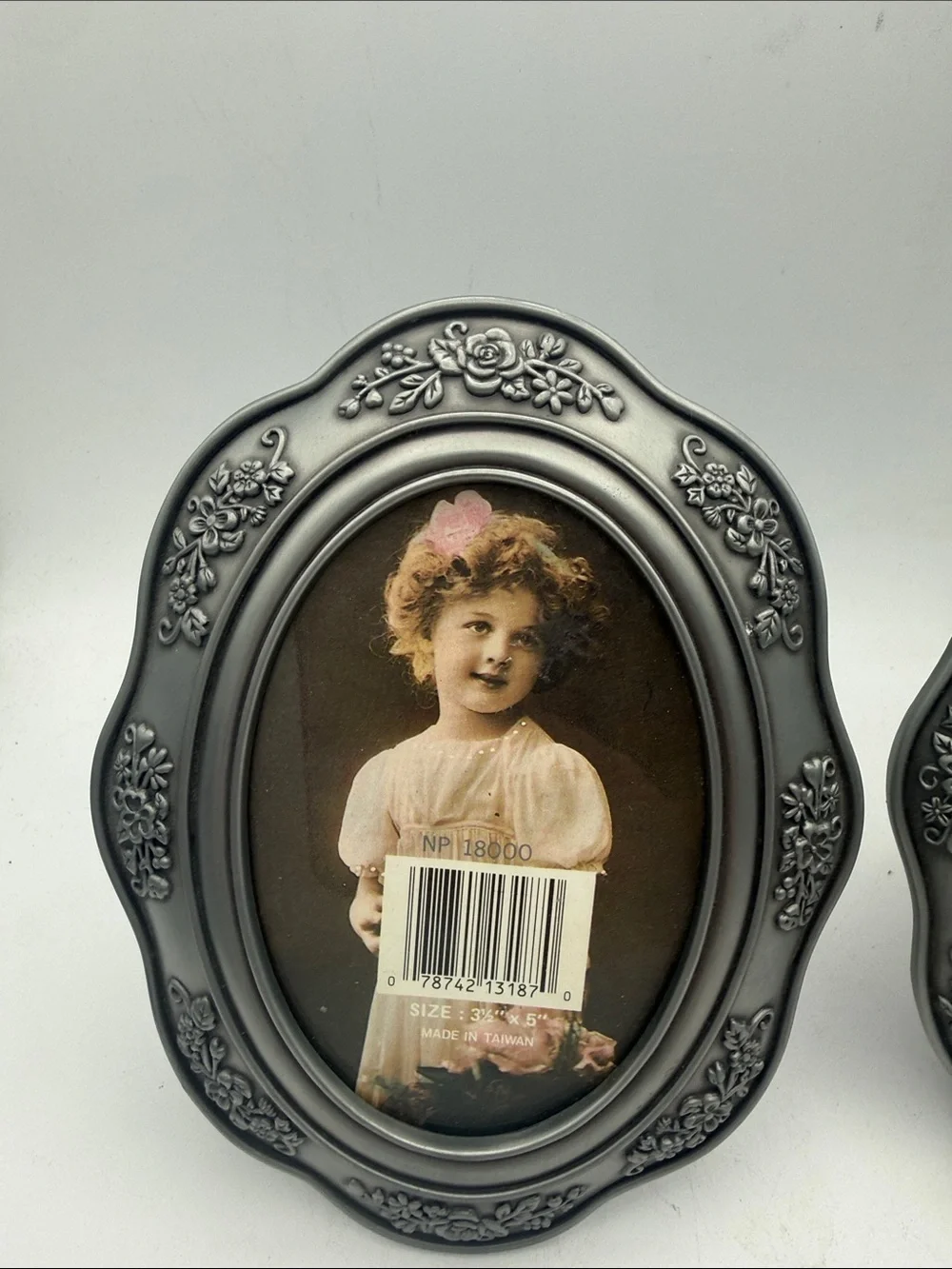 Malden Silvertone Metal Ornate Oval Picture photo Frames  3 1/2x5” Set of 2